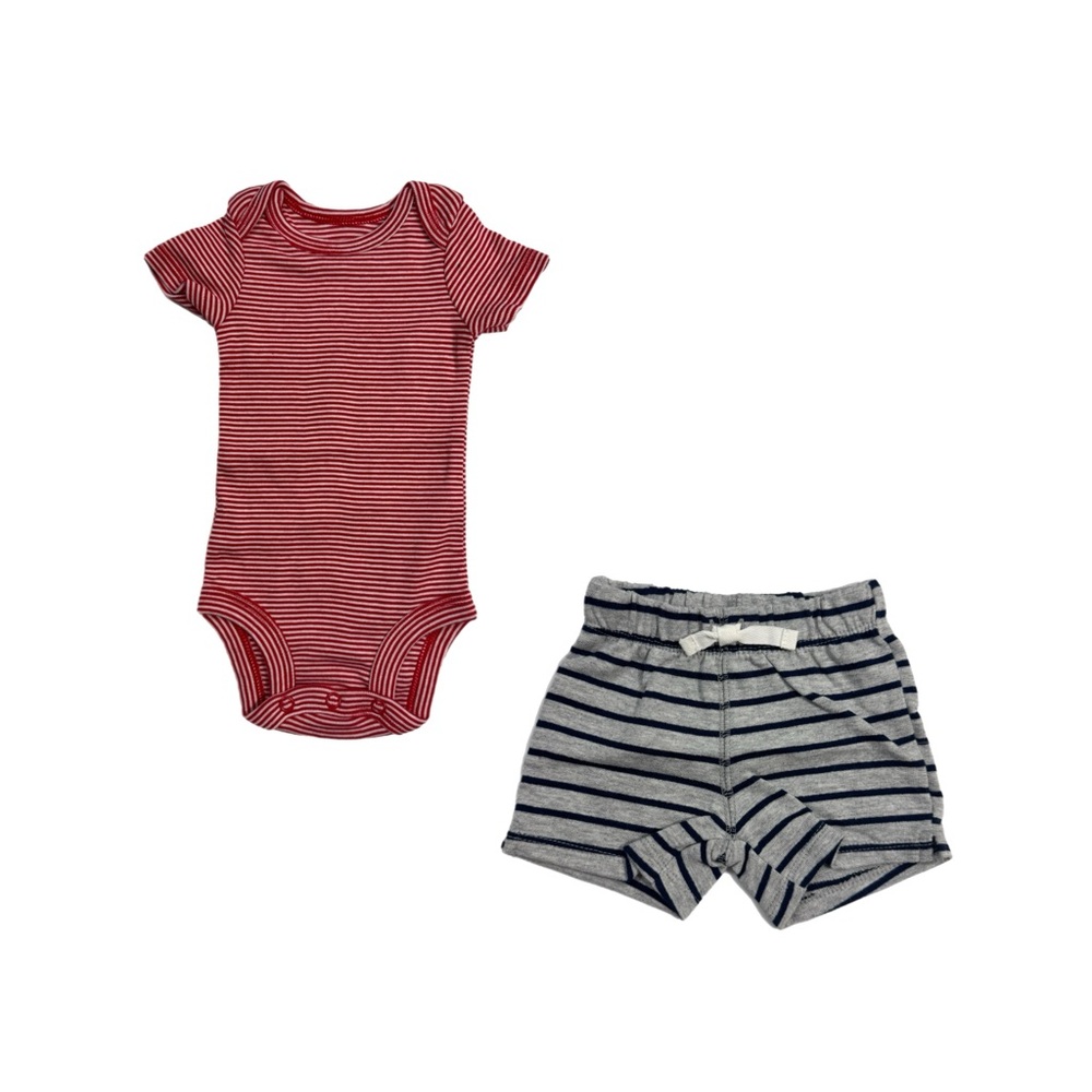 Cute Baby Clothing Set with Shark and Crab Designs - Picture 4 of 4